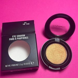 MAC Off the Page eyeshadow